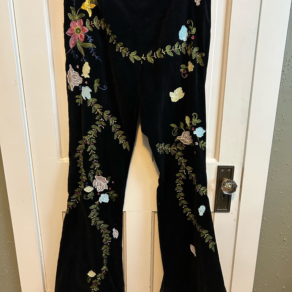 🌼 CU Burn it Down Floral Embroidered Black Velvet Pants - Picture 7 of 11
